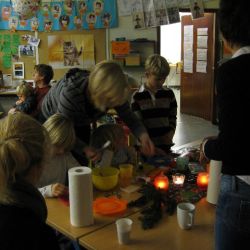 20081216_weihnachtsbasteln_009_640x480.jpg