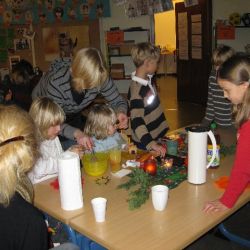 20081216_weihnachtsbasteln_010_640x480.jpg