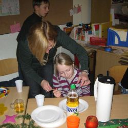 20081216_weihnachtsbasteln_013_640x480.jpg